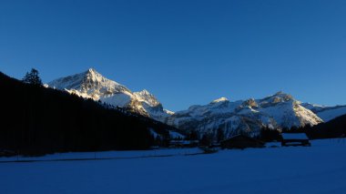 Kış akşam Feutersoey