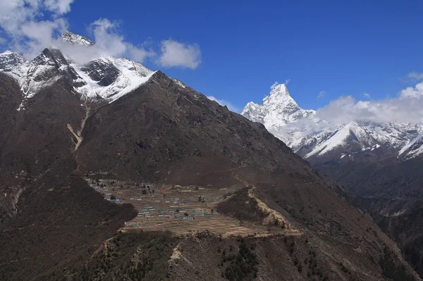 Phortse und ama dablam — Stockfoto