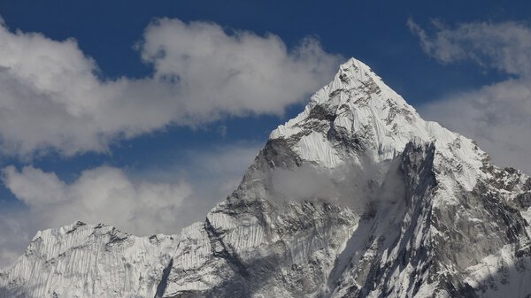 Peak of Ama Dablam and cloud