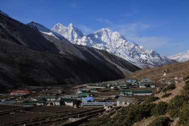 köy dingboche ve yüksek Dağları thamserku ve kangtega