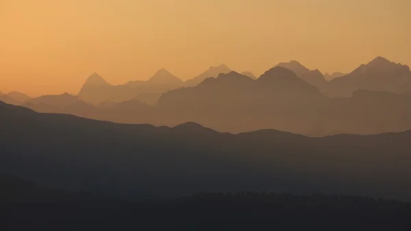 Wschód słońca w Bernese Oberland — Zdjęcie stockowe