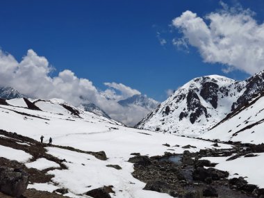Gokyo 'ya giden yolda bir sahne.