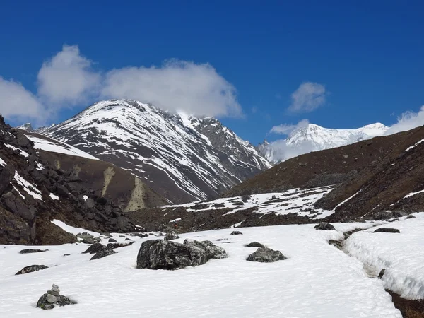 Vista de Gokyo Ri, famosa recepción de trekking en la región del Everest —  Fotos de Stock