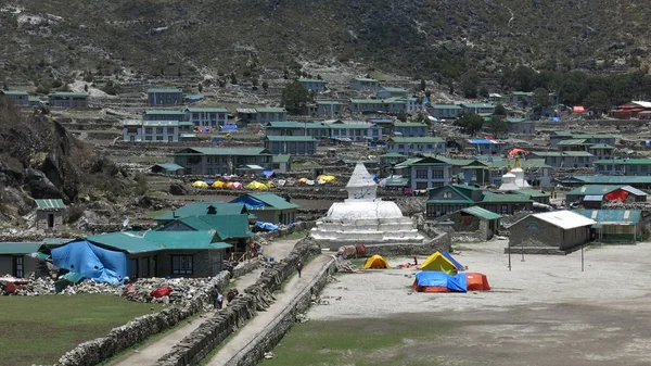 Scène in Khumjung na de recente aardbevingen — Stockfoto