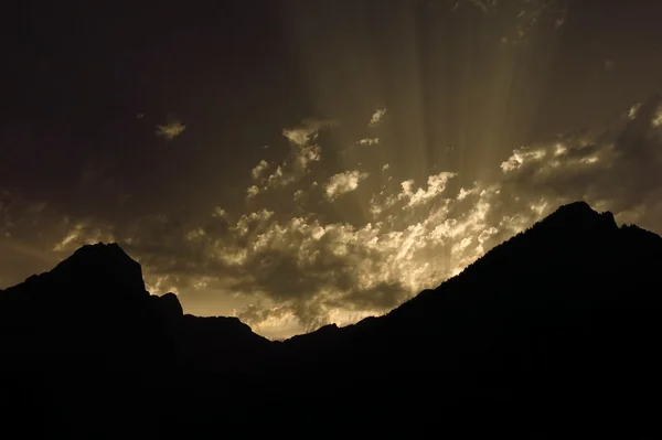 Coucher de soleil dans les Alpes suisses — Photo