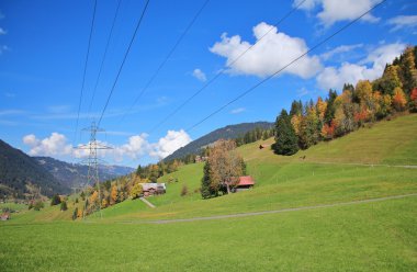 Gstaad, İsviçre Alpleri yakınındaki sonbahar manzara