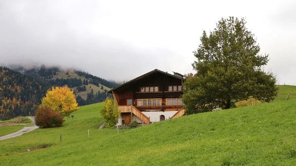 Swiss chalet in Gstaad — Stock Photo, Image