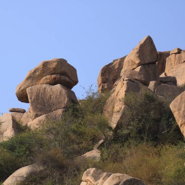 Basapur, Hampi, Hindistan 'daki granit kayalar..