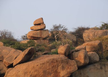 Basapur, Hampi, Hindistan 'da granit kaya yığını..