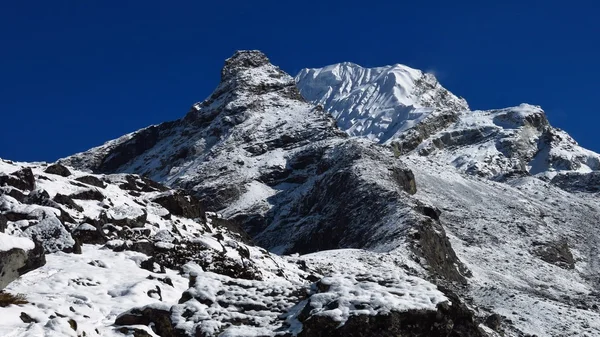 Lobuche East, lezecké špičce v Nepálu — Stock fotografie