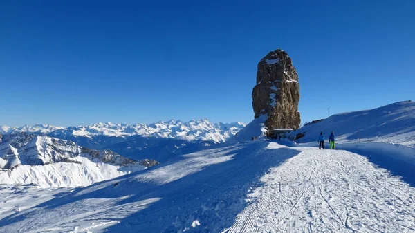 Quille du diable, berühmter Fels in den Schweizer Alpen — Stockfoto