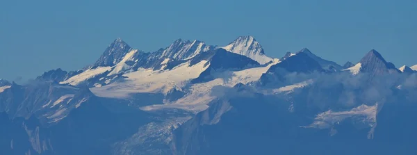Lauteraarhorn ve Gauligletscher, Mt Pilatus görüntülemek — Stok fotoğraf