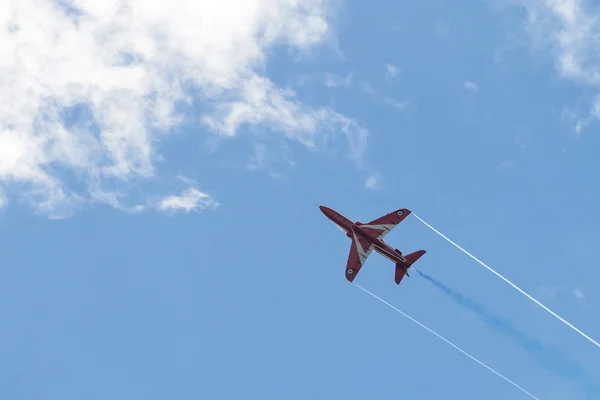 Royal Air Force Red arrows - air show In Estonia Tallinn 2014 ye — Stock Photo, Image