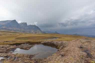 Fırtına tepeler için geliyor
