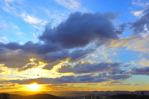 Pôr do sol dourado nublado em Pretória — Fotografia de Stock