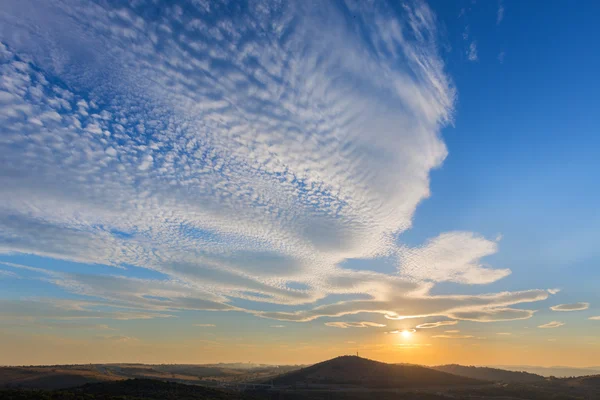 Cirrus mraky při západu slunce — Stock fotografie