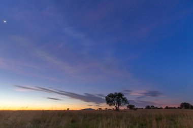 Mavi saat sırasında geçen yıldız