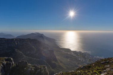 Masa Dağı üzerinden Atlantik üzerinde güneş