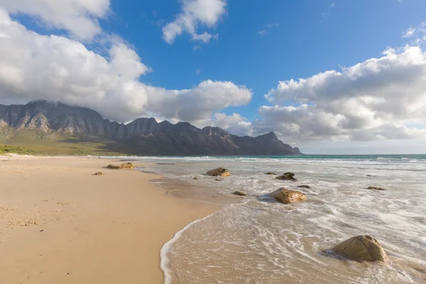 Rocce nel mare — Foto Stock