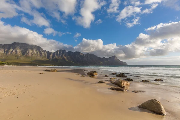 Marée basse à la plage — Photo