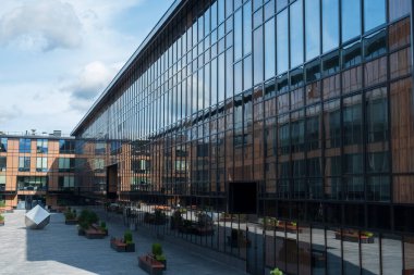 Saint Petersburg, Olgino, Lakhta, Ekim 2020: Modern ofis cam yüzeyi, Lakhta, Olgino, St. Petersburg 'daki iş bölgesi