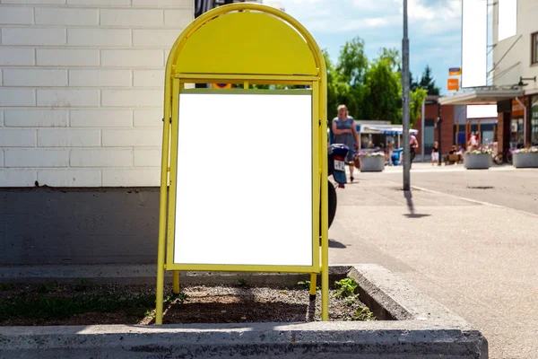 Gotowa Makieta Uliczna Billboard Dla Twojej Reklamy — Zdjęcie stockowe