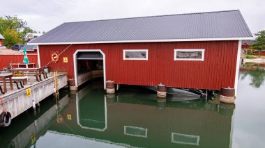 Finlandiya, Aland Adaları, Lappo, Ağustos 2019: Finlandiya 'nın güneyindeki Aland Adaları' nın takımadalarında yer alan adanın ve Lappo şehrinin güzel manzarası.