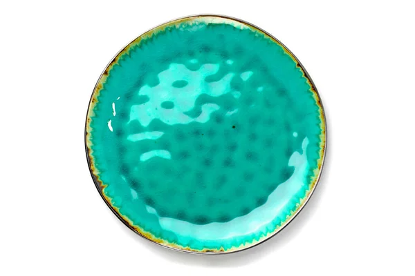 空白陶瓷盘 细腻的床 碧绿的蓝绿色 金色边框 白色背景隔离 空白为设计师 扁平的利 — 图库照片