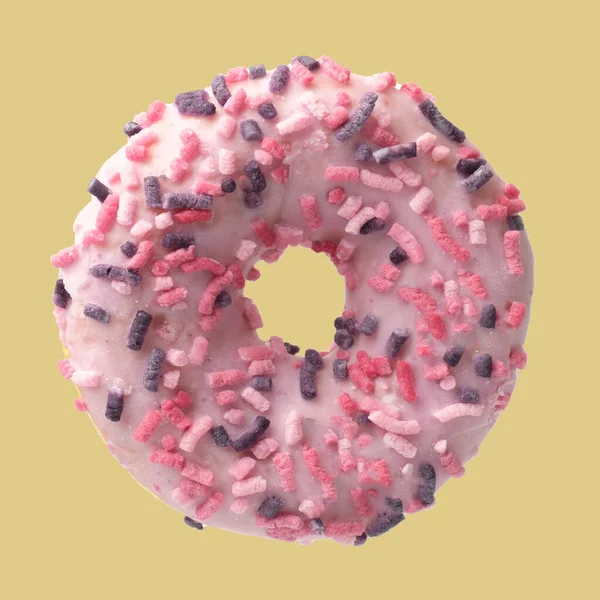 Розовый Пончик Выделенный Красном Фоне Съедобная Готовая Сладкая Концепция Посыпанная — стоковое фото