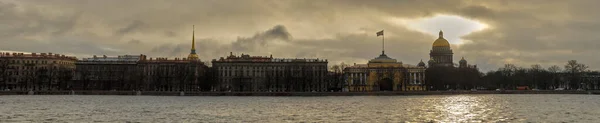 Petersburg Morning Panorama Neva River Embankment Beautiful View Isaac Cathedral — Stock Photo, Image