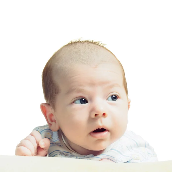 Portrait de visage drôle caucasien nouveau-né tout-petit garçon isolé sur blanc — Photo