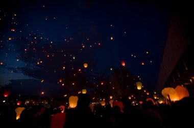 gökyüzünde fenerler