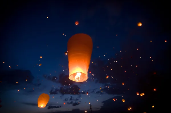 Lanterns in the sky — Stock Photo, Image