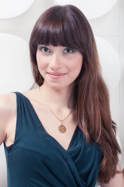 şirin saç modeli ile güzel kız