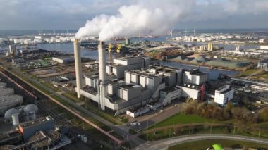 Amsterdam Westpoort, 5 Aralık 2020, Hollanda. AEB atık toplama tesisi yanan atıklar, endüstriyel enerji kurtarma tesisi.