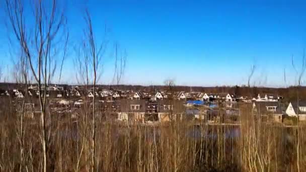 Aerial do porto de Scheendijk Loosdrechtse Plassen perto de Breukelen, na Holanda. Paisagem hidroviária. — Vídeo de Stock