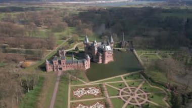 Utrecht, Hollanda 'daki Kale ya da Kasteel de Haar' ın hava aracı görüntüsü.
