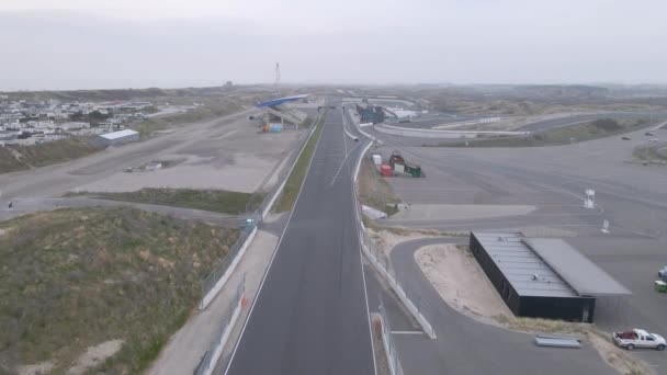 Zandvoort, 31 de março de 2021, Países Baixos. Zandvoort CM.com Fórmula 1 uma pista de corrida imagens aéreas. — Vídeo de Stock