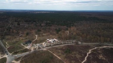 Hollanda 'daki Rheden yakınlarındaki Veluwe Ulusal Parkı' nda Posbank hava görüntüsü.