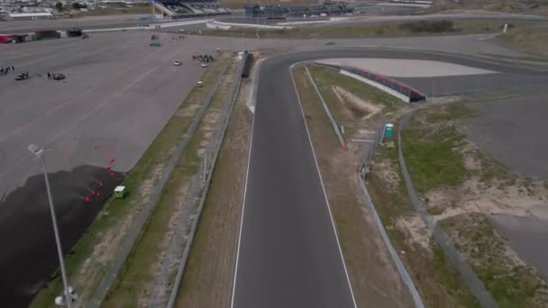 Zandvoort, 24 de abril de 2021, Países Baixos. Zandvoort Formula 1 uma pista de corrida de filmagens aéreas. — Vídeo de Stock