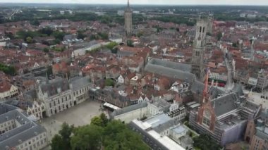 Belçika 'daki Brugge eski tarihi şehir merkezinin havadan görünüşü
