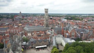 Belçika 'daki Brugge eski tarihi şehir merkezinin havadan görünüşü