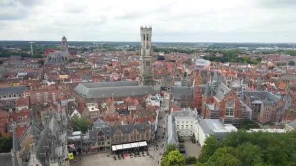 Vista aérea del centro histórico de Brujas en Bélgica — Vídeos de Stock