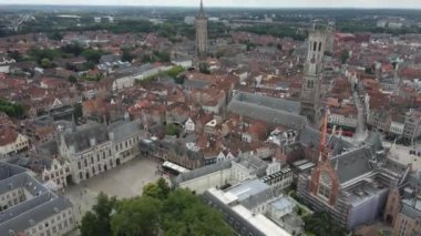 Belçika 'daki Brugge eski tarihi şehir merkezinin havadan görünüşü