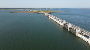 Delta Hollanda 'da çalışır, Neeltje Jans Oosterscheldekering Zeeland, Walcheren' de.