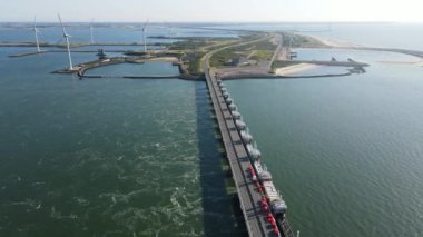 Delta Hollanda 'da çalışır, Neeltje Jans Oosterscheldekering Zeeland, Walcheren' de.