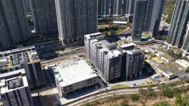 Hong Kong 'daki büyük ölçekli veri merkezlerinin hava görüntüsü, büyük veri işleme, bulut hesaplama altyapısı, yapay istihbarat sistemleri, kolokasyon hizmetleri ve küresel bilgi teknolojisi ağlarının sergilendiği.