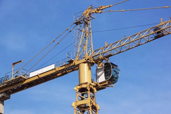 Nära upp av gula höga Hift heavy Duty Crane — Stockfoto