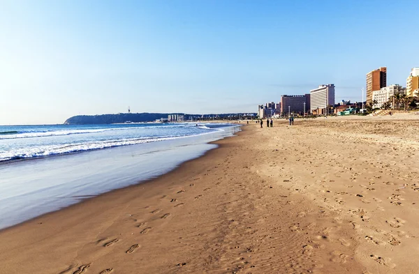 Beach Against City Skyline and the Bluff in Durban — Stock Photo, Image