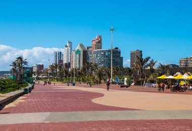Paved geçidi Durban Sahili, Güney Afrika 'da otellerle dolu.